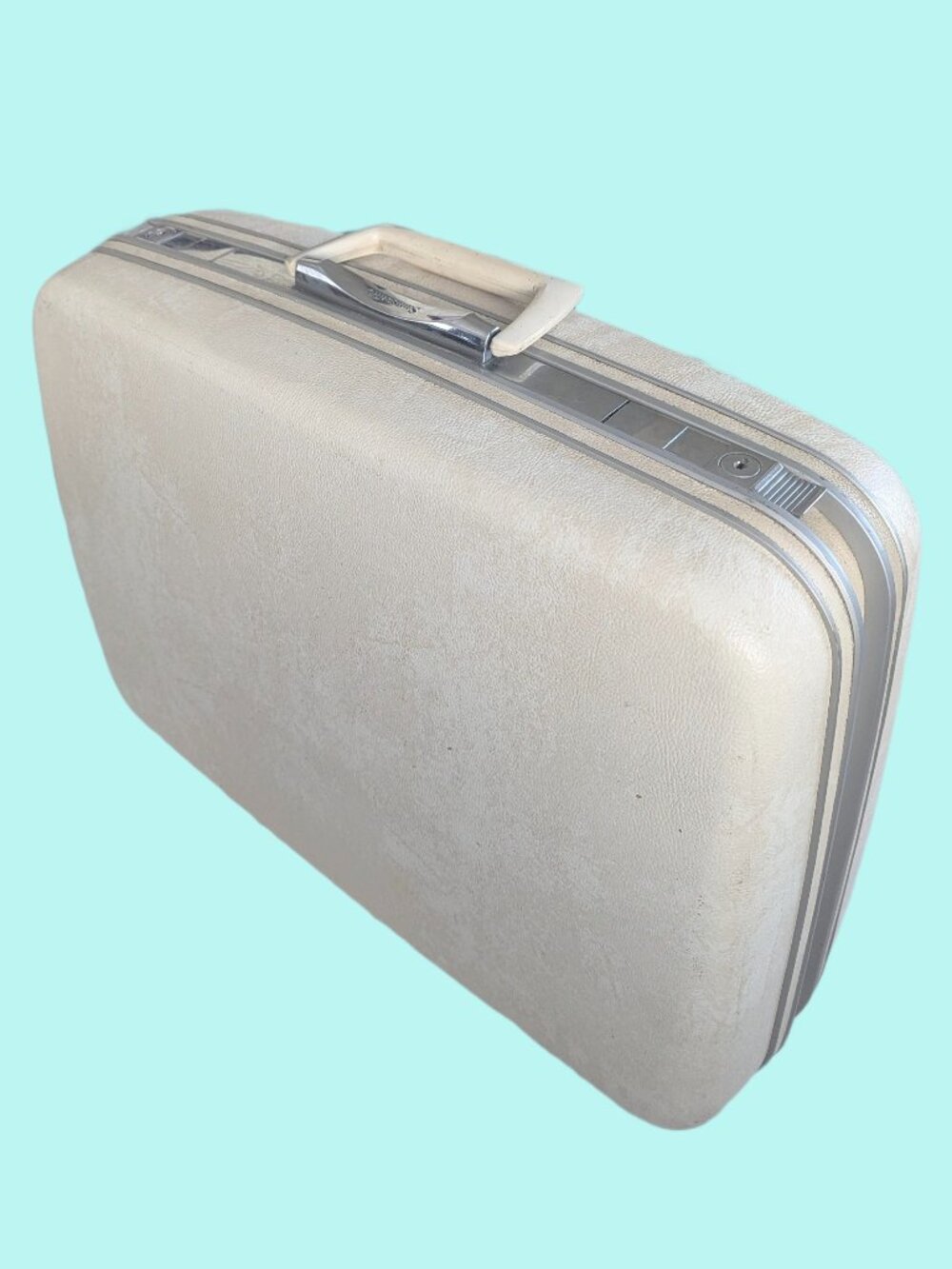 Vintage Samsonite Silhouette White Hardshell Suitcase